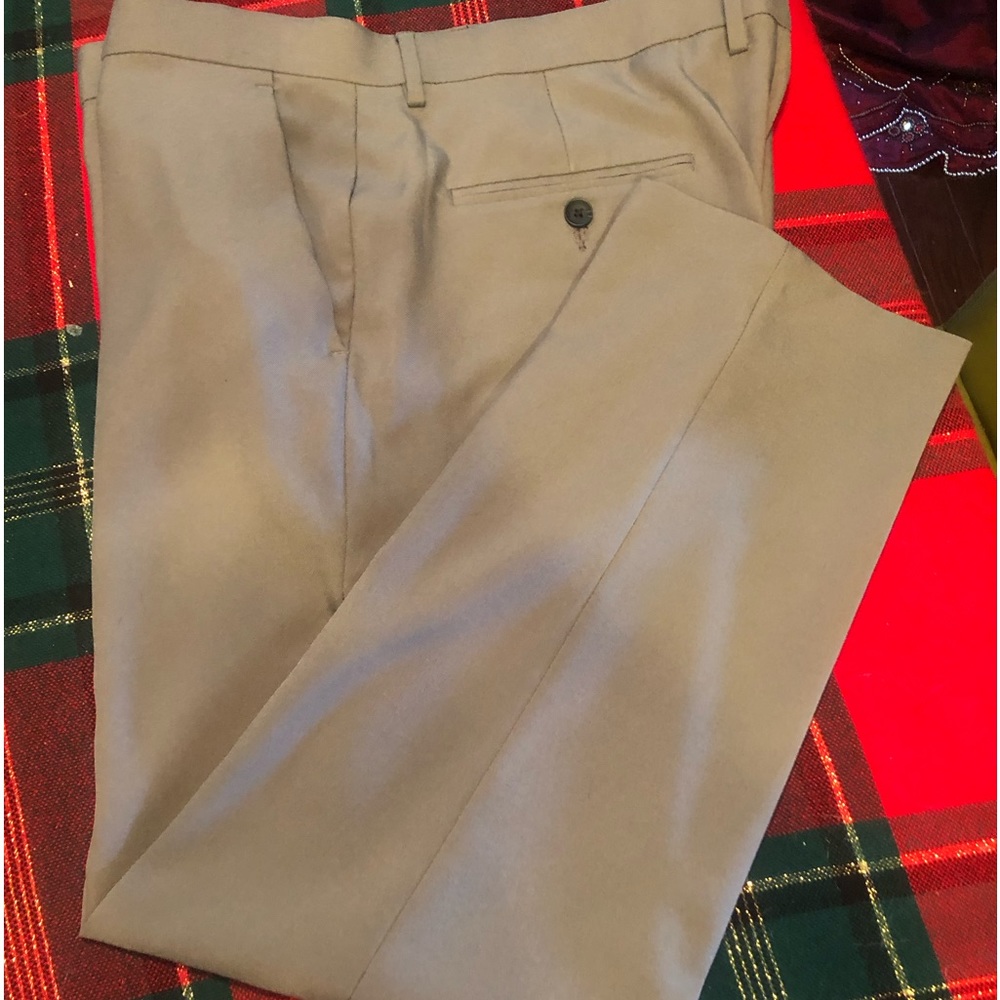 Haggar active series pant light grey.